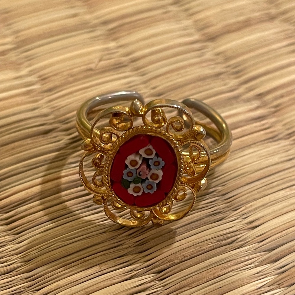 Flower ring - Picture 2 of 4